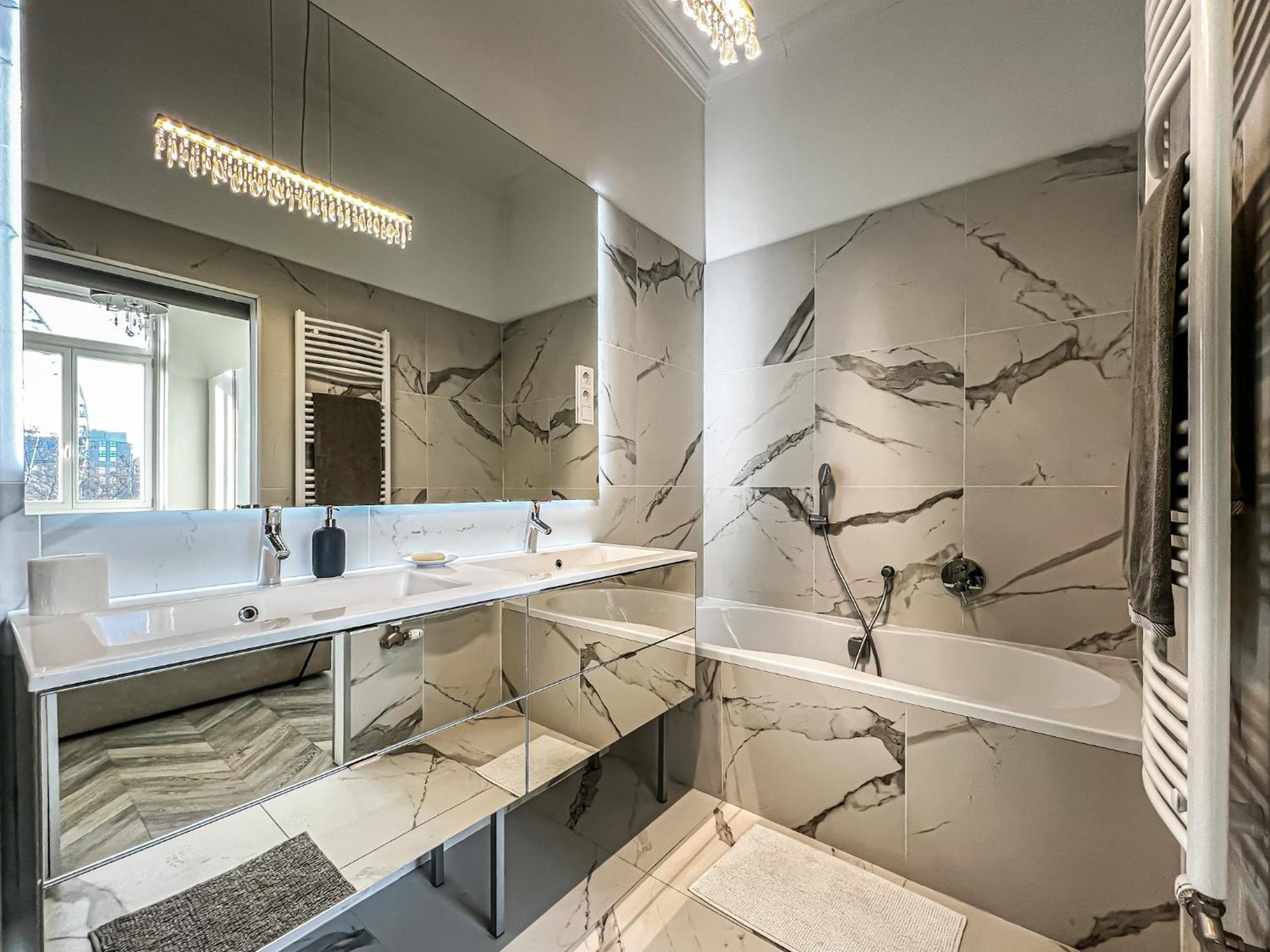 Luxury Downtown Dreams Apartment Будапеща Екстериор снимка
